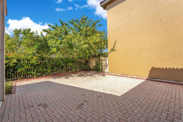 1840 Sweetbay Way, Hollywood, FL 33019