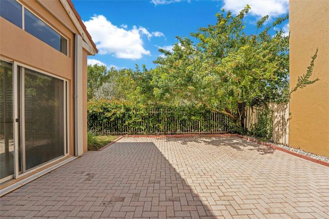 1840 Sweetbay Way, Hollywood, FL 33019