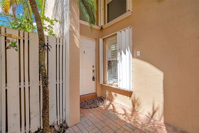 1840 Sweetbay Way, Hollywood, FL 33019