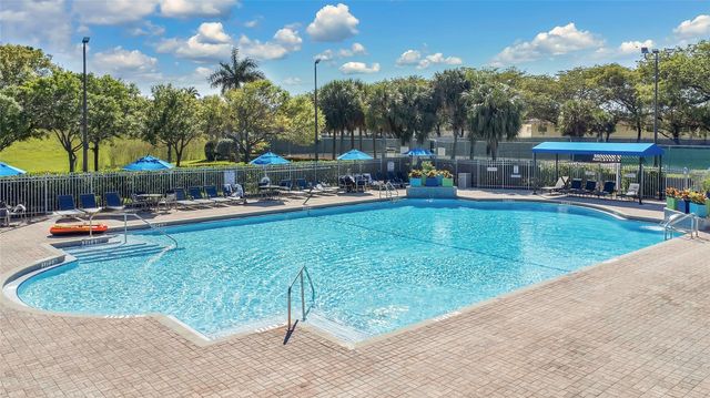1840 Sweetbay Way, Hollywood, FL 33019