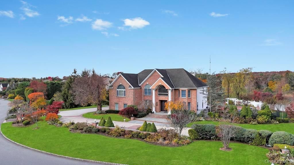 2 Old Bridge Court, Melville, NY 11747 — photo 3