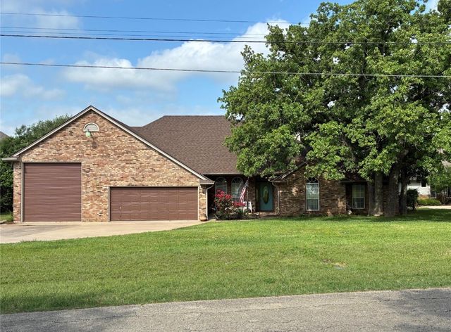 1408 Island Village Court, Granbury, TX 76048