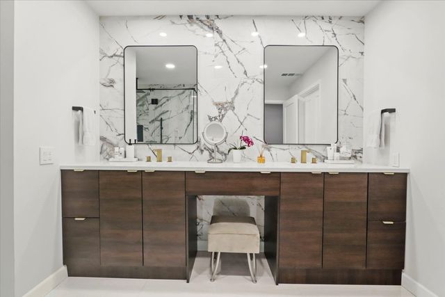 1916 Shorewood Drive, Grapevine, TX 76051