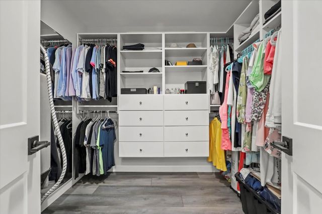 1916 Shorewood Drive, Grapevine, TX 76051