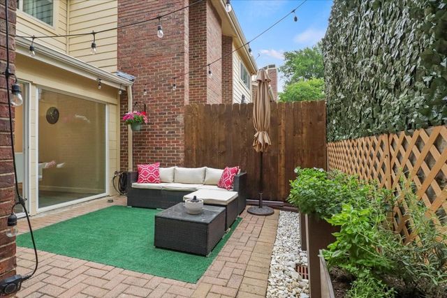 1916 Shorewood Drive, Grapevine, TX 76051