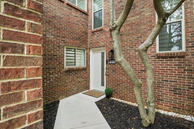 1916 Shorewood Drive, Grapevine, TX 76051