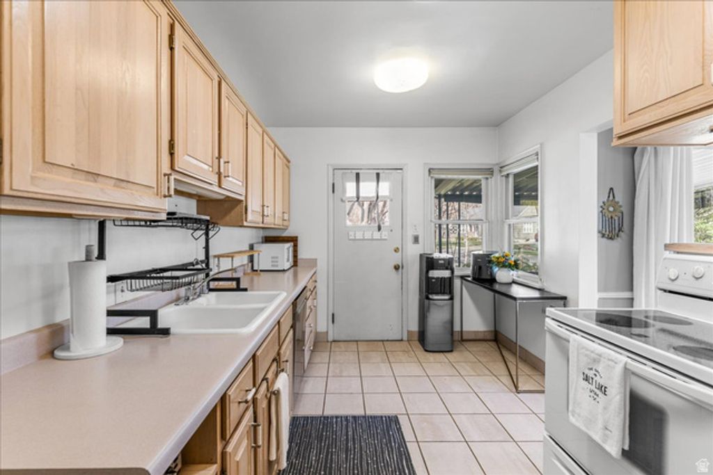 Image 14 of property listing at 1733 E HARRISON AVE, Salt Lake City, UT 84108