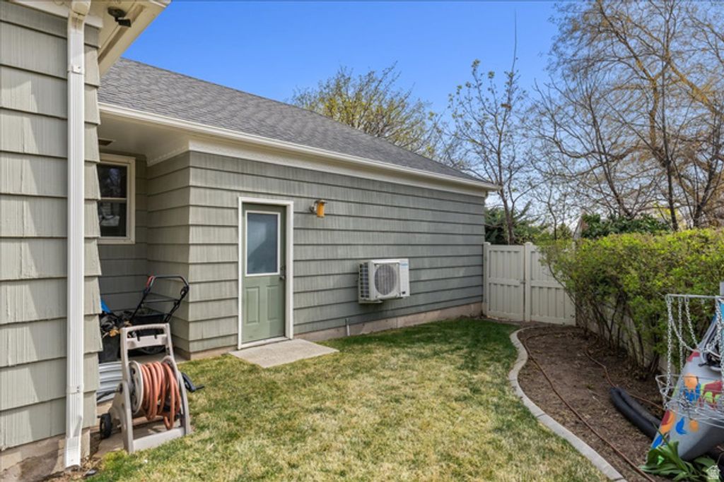 Image 34 of property listing at 1733 E HARRISON AVE, Salt Lake City, UT 84108