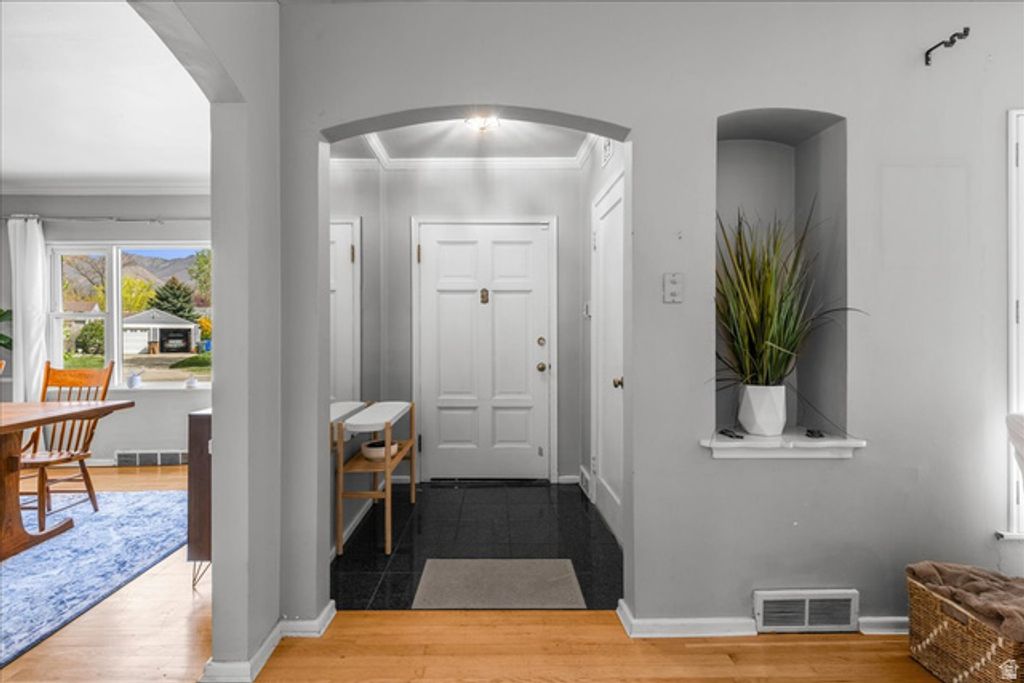 Image 5 of property listing at 1733 E HARRISON AVE, Salt Lake City, UT 84108
