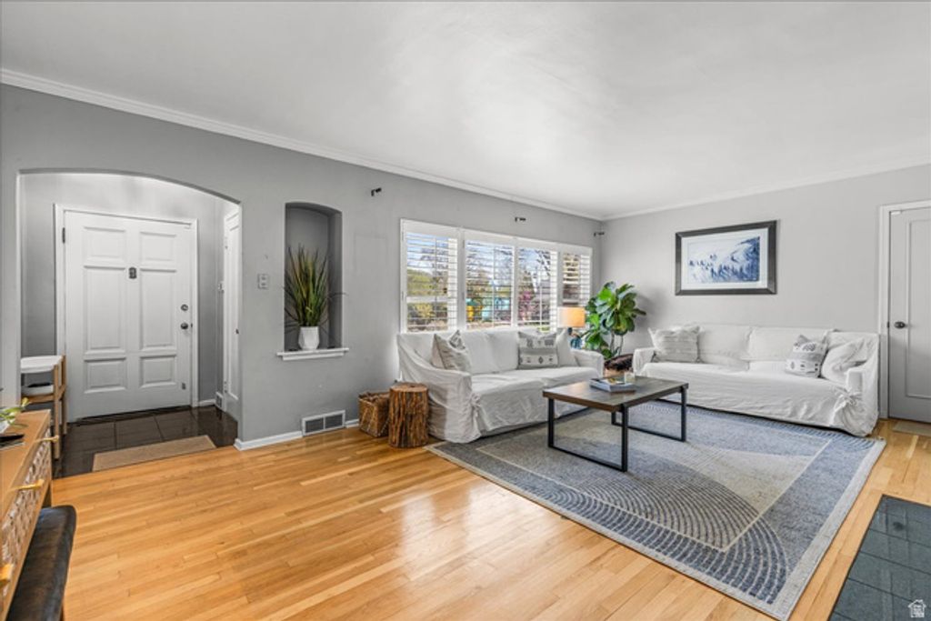 Image 6 of property listing at 1733 E HARRISON AVE, Salt Lake City, UT 84108