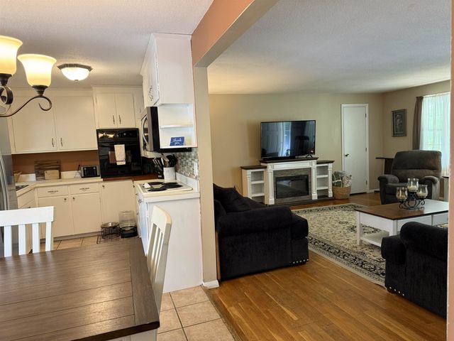16 Edwin Avenue, Claremont, NH 03743