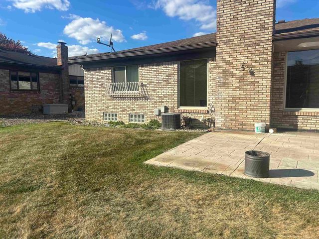 15786 Bexley Street, Clinton Township, MI 48038