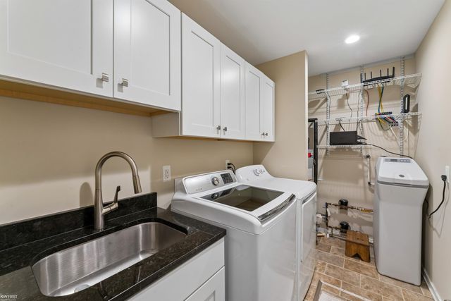 429 Grixdale Lane, Waterford, MI 48328