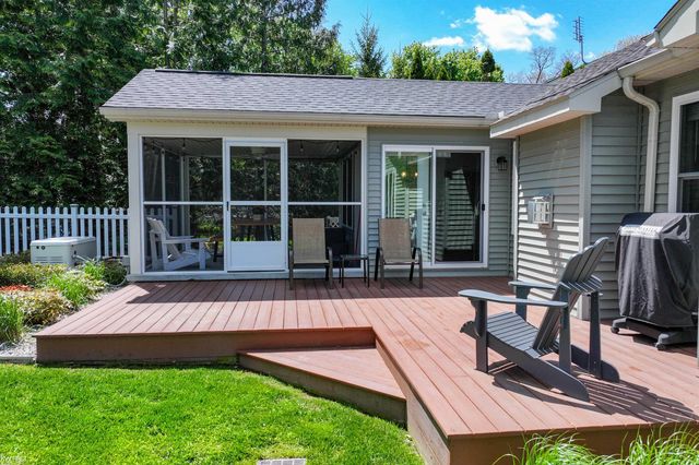 429 Grixdale Lane, Waterford, MI 48328
