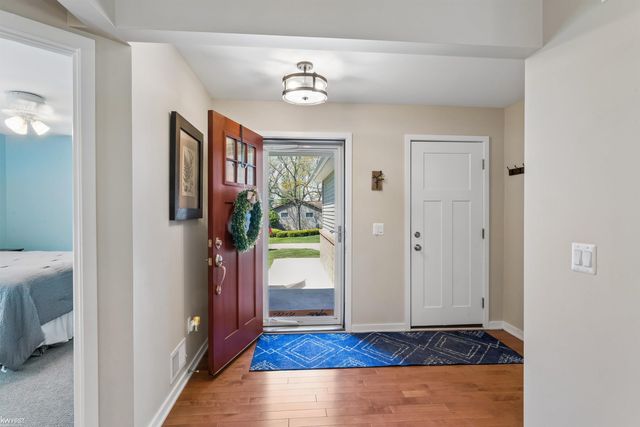 429 Grixdale Lane, Waterford, MI 48328