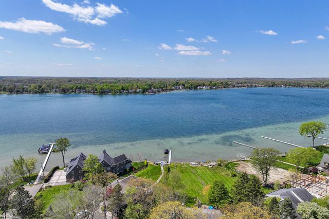 429 Grixdale Lane, Waterford, MI 48328