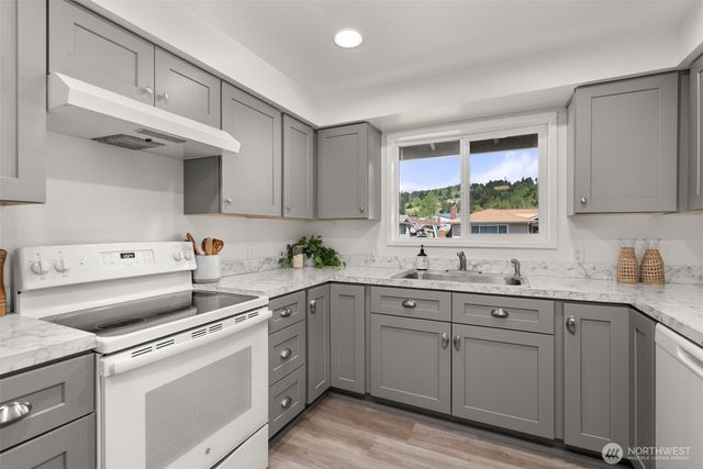 2119 SW Olympic Drive, Chehalis, WA 98532