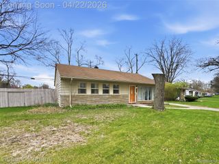 10280 Troy Street, Oak Park, MI 48237