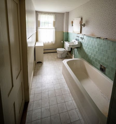 106 Beal St, Lunenburg, MA 01462