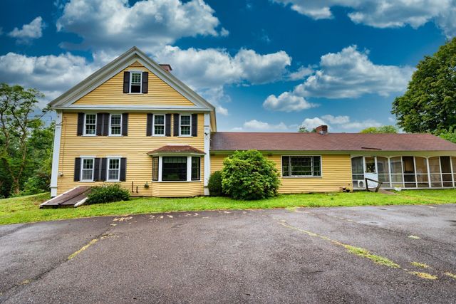 106 Beal St, Lunenburg, MA 01462