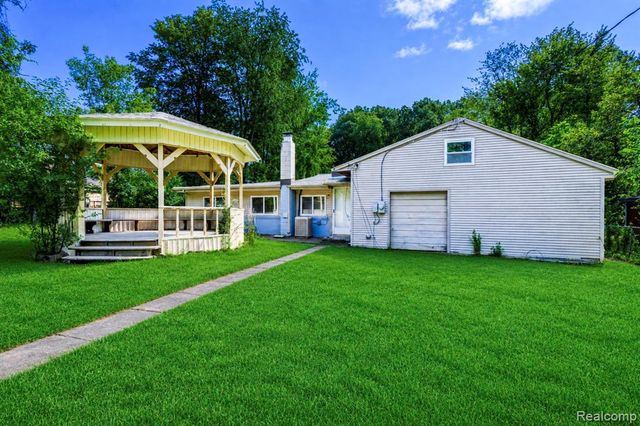 35095 Bridgeman Street, Farmington Hills, MI 48335