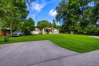 35095 Bridgeman Street, Farmington Hills, MI 48335