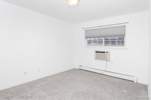 2440 Parmenter Boulevard 101, Royal Oak, MI 48073