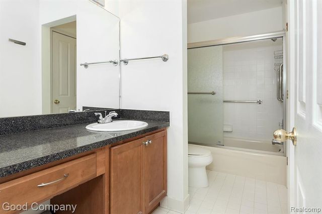 2440 Parmenter Boulevard 101, Royal Oak, MI 48073