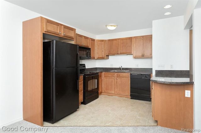 2440 Parmenter Boulevard 101, Royal Oak, MI 48073