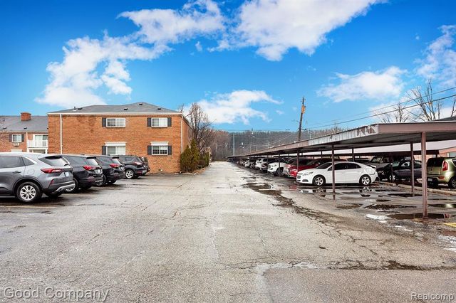 2440 Parmenter Boulevard 101, Royal Oak, MI 48073