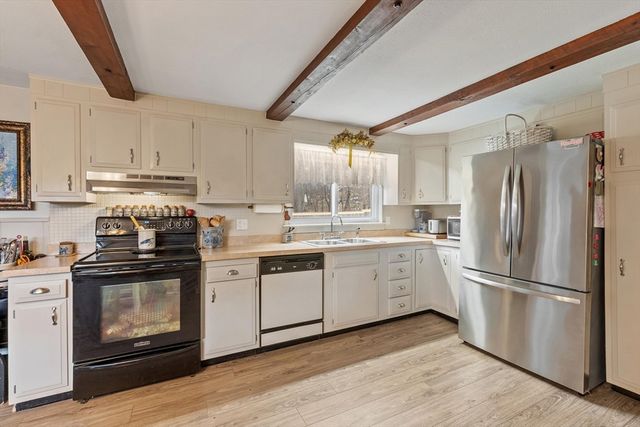 21 Beal St, Lunenburg, MA 01462