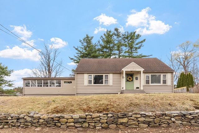 21 Beal St, Lunenburg, MA 01462