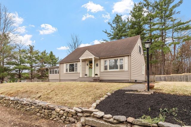 21 Beal St, Lunenburg, MA 01462