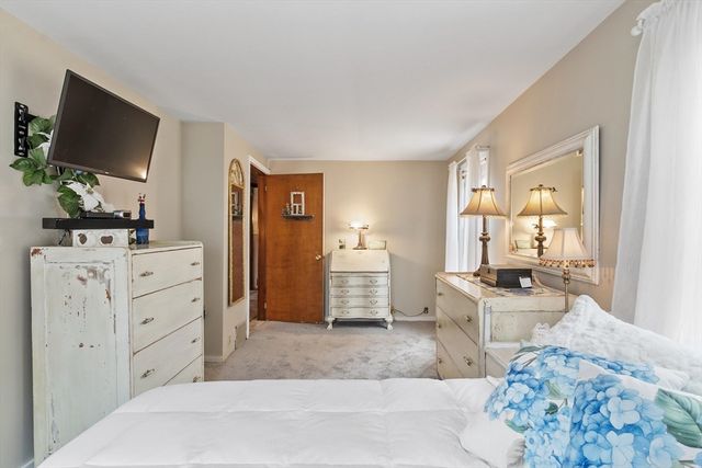 21 Beal St, Lunenburg, MA 01462