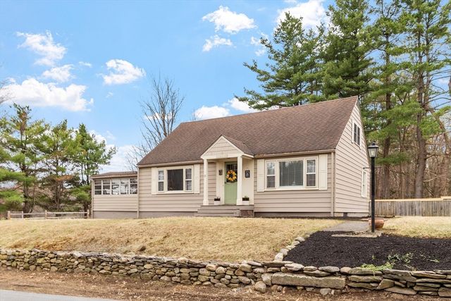 21 Beal St, Lunenburg, MA 01462