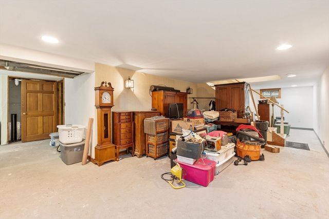 21 Beal St, Lunenburg, MA 01462