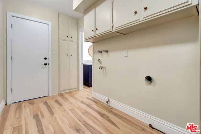 16608 Park Lane Circle, Los Angeles, CA 90049