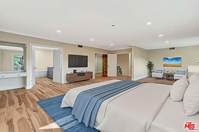 16608 Park Lane Circle, Los Angeles, CA 90049