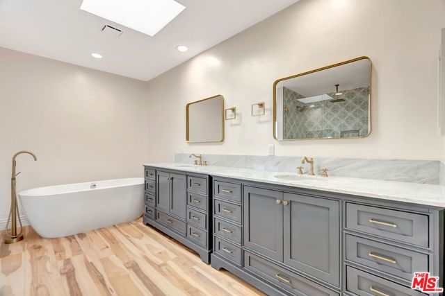 16608 Park Lane Circle, Los Angeles, CA 90049