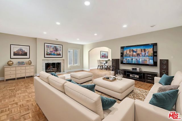 16608 Park Lane Circle, Los Angeles, CA 90049