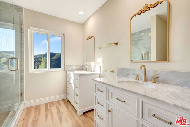 16608 Park Lane Circle, Los Angeles, CA 90049