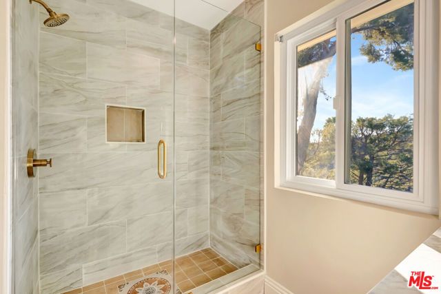 16608 Park Lane Circle, Los Angeles, CA 90049