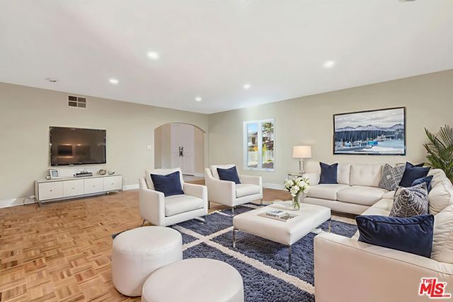 16608 Park Lane Circle, Los Angeles, CA 90049