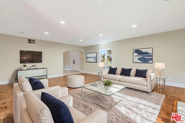16608 Park Lane Circle, Los Angeles, CA 90049