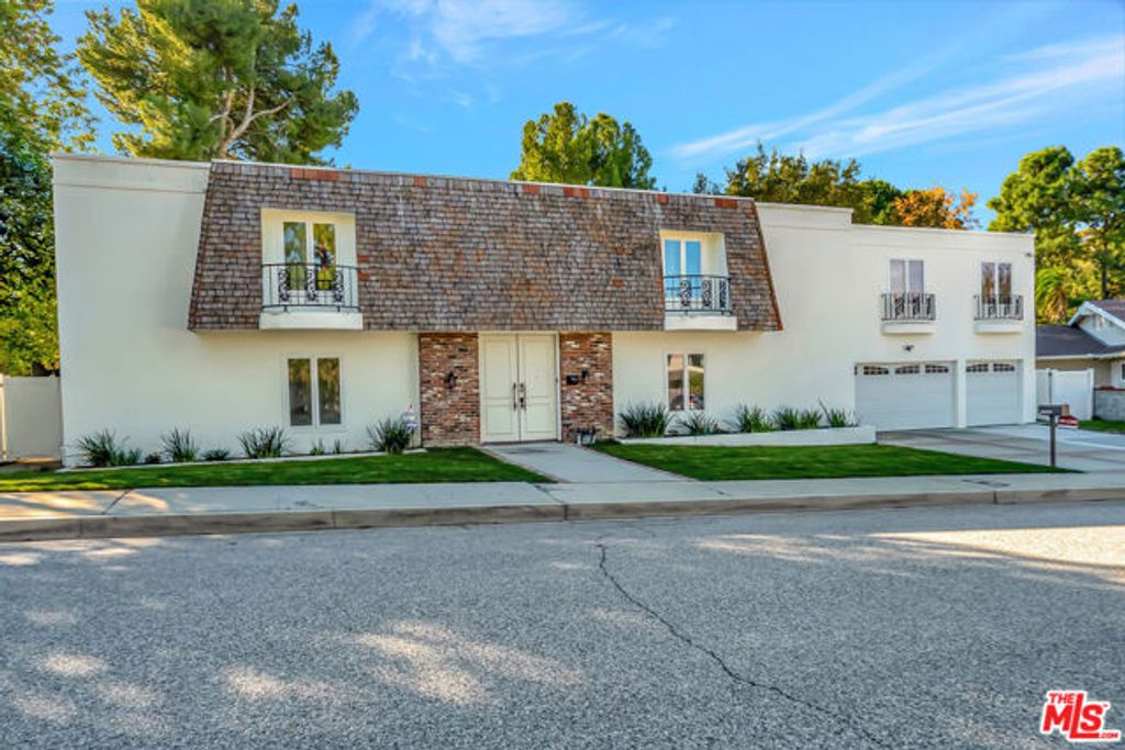 16608 Park Lane Circle, Los Angeles, CA 90049