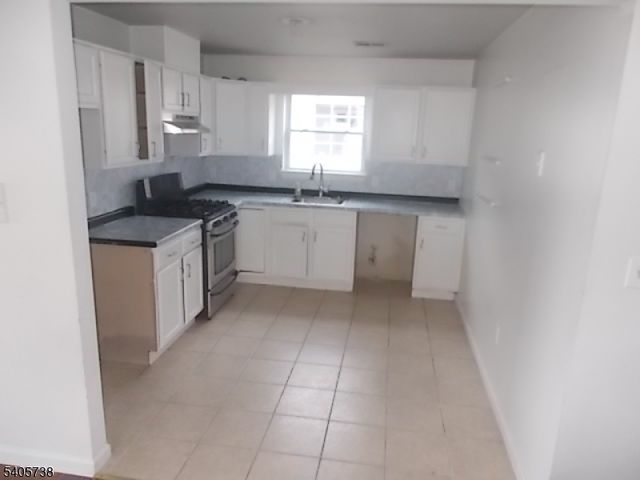 68 Port Ave, Elizabeth City, NJ 07206