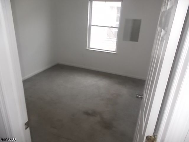 68 Port Ave, Elizabeth City, NJ 07206