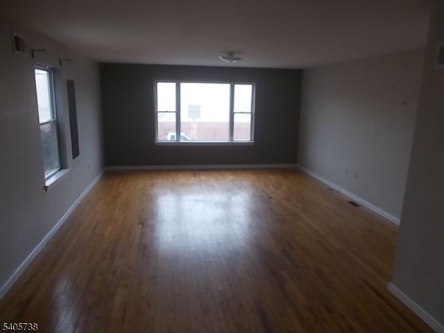 68 Port Ave, Elizabeth City, NJ 07206