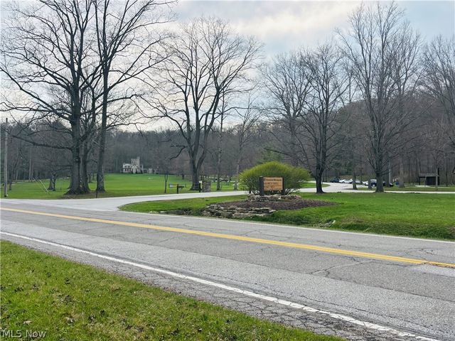 2841 River Road, Willoughby Hills, OH 44094