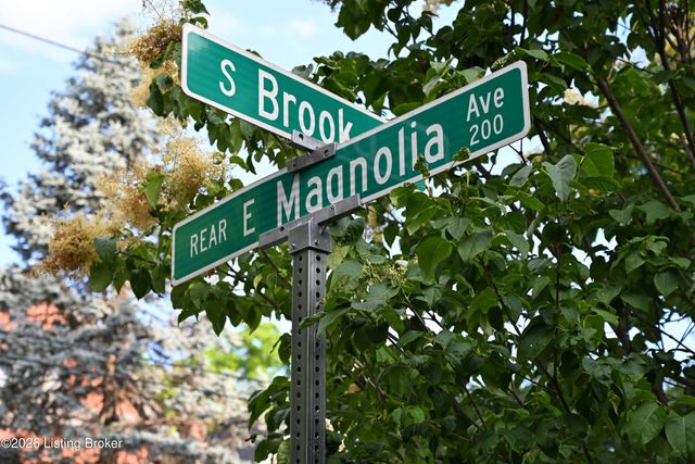 1415 S Brook St, Louisville, KY 40208
